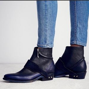 John Fluevog Pirata Zipper boot